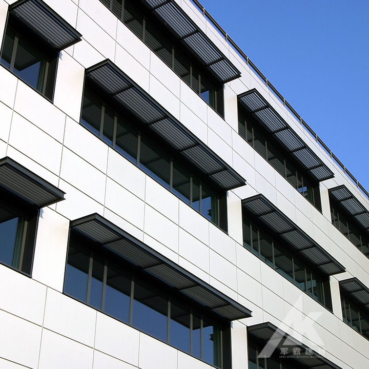Cos'è la facciata continua con rivestimento in alluminio?